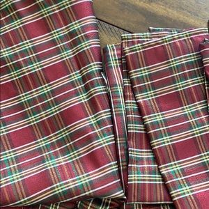 Round Tablecloth and matching napkins